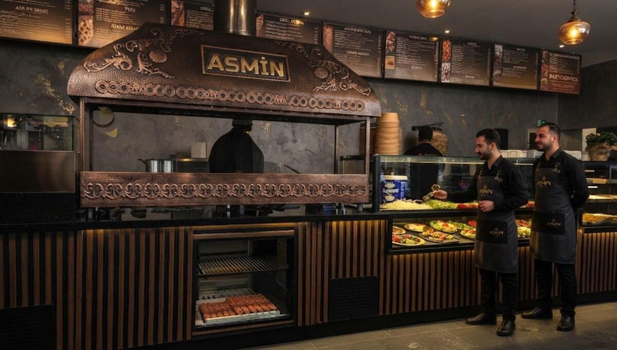 Asmin Holzkohlegrill mit Team
